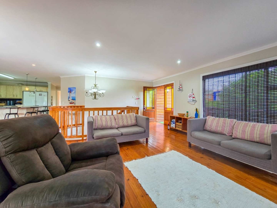 6 Bedroom Property for Sale in Nature On Sea Western Cape